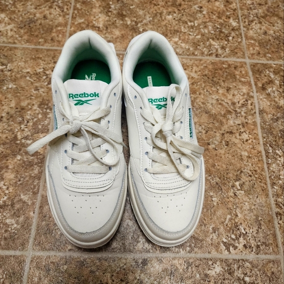 Reebok Shoes - Reebok 7 ortholite sneaker club c85